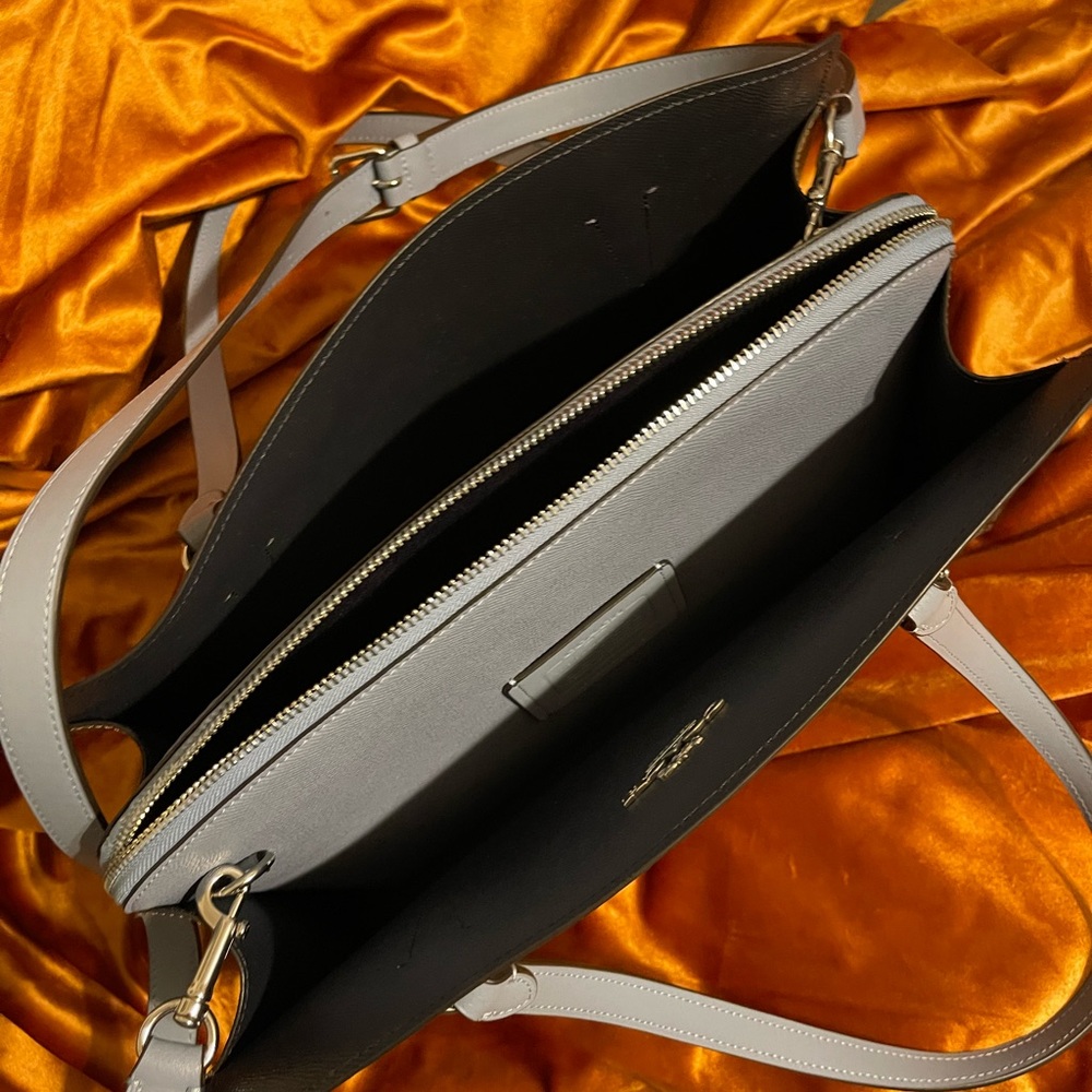 New Coach Handbag - Picture 6 of 12